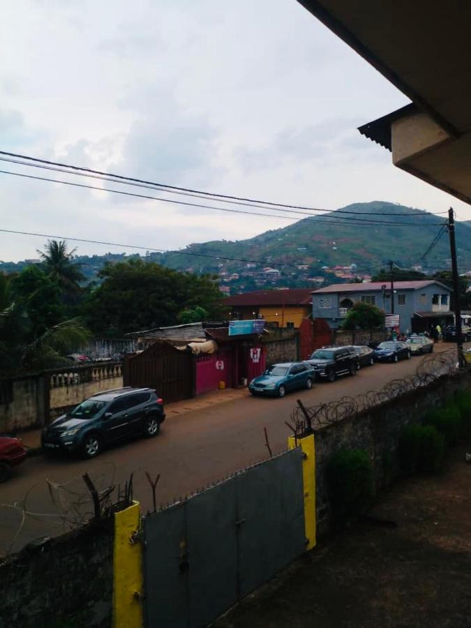 Zunox Guest House Freetown Exterior photo