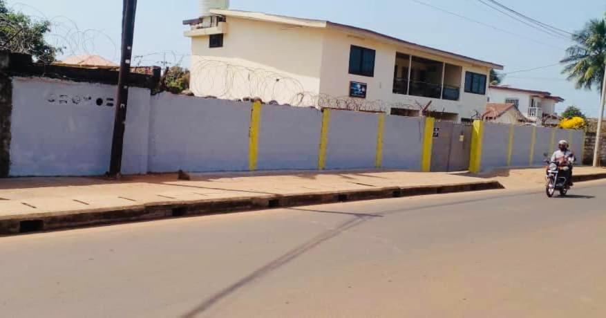 Zunox Guest House Freetown Exterior photo